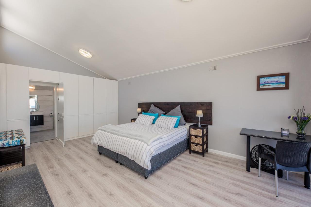 Big Blue Accommodation โบลแบร์กสตรานด์ ภายนอก รูปภาพ